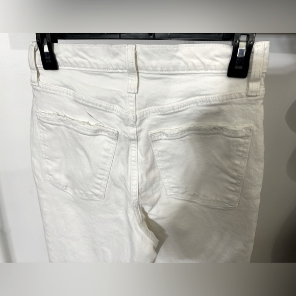 Universal Threads Vintage Straight leg white jeans w/copper button. Size 4Long - Picture 4 of 9